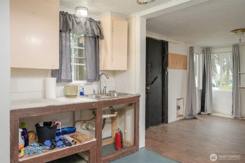 Property photo for 618 N 3rd Avenue, Kelso photo 14
