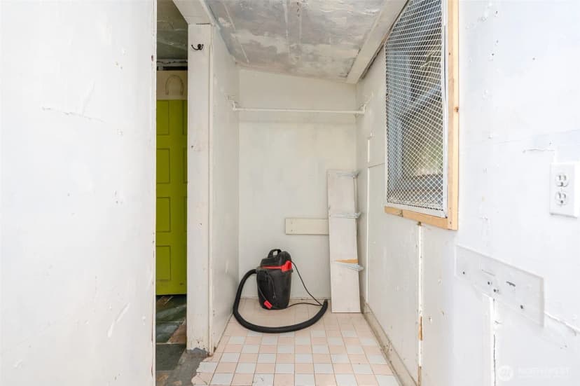 Property photo for 618 N 3rd Avenue, Kelso photo 18