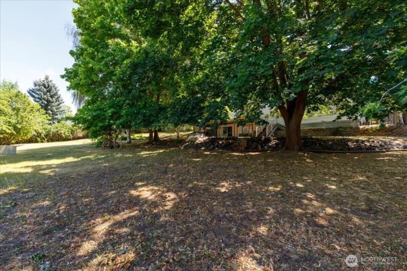 Property photo for 21 Diamond Street, Electric City photo 29
