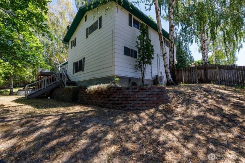 Property photo for 21 Diamond Street, Electric City photo 28