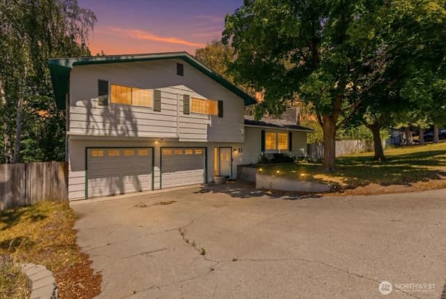 Property photo for 21 Diamond Street, Electric City