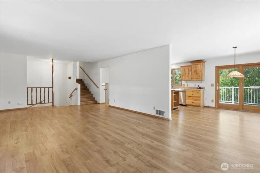 Property photo for 21 Diamond Street, Electric City photo 6