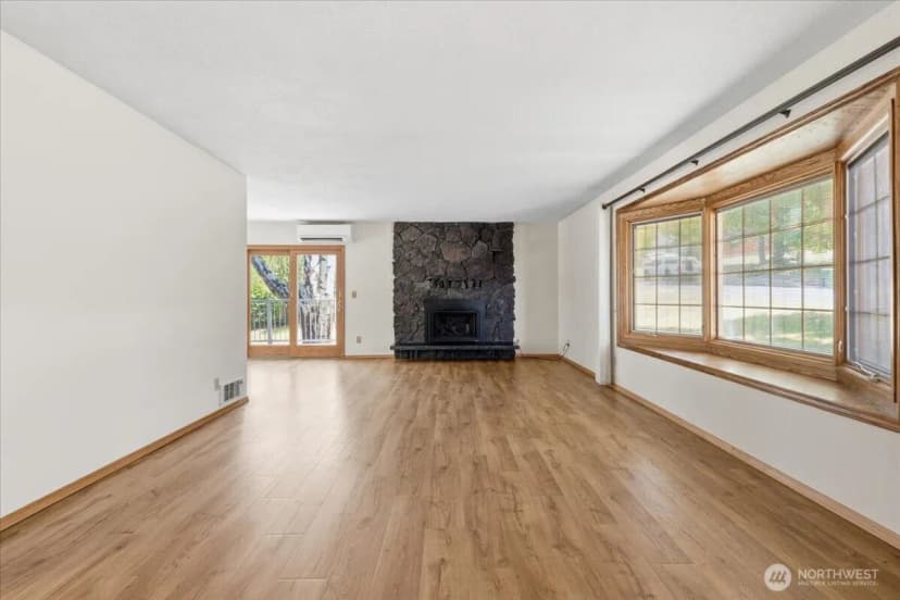 Property photo for 21 Diamond Street, Electric City photo 4