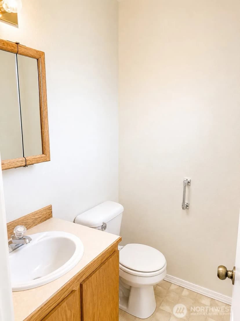 Property photo for 8 Orchard Loop S., Tonasket photo 10