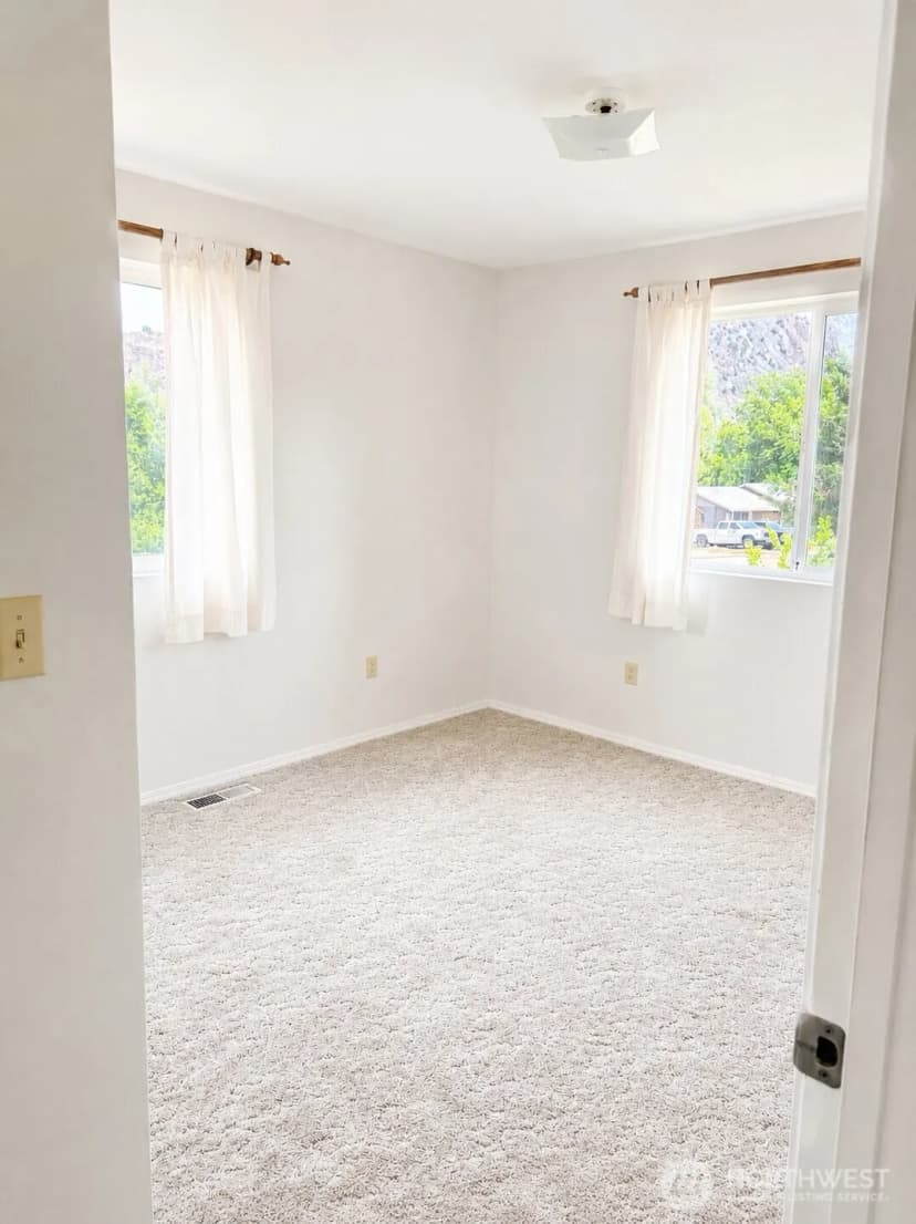 Property photo for 8 Orchard Loop S., Tonasket photo 11