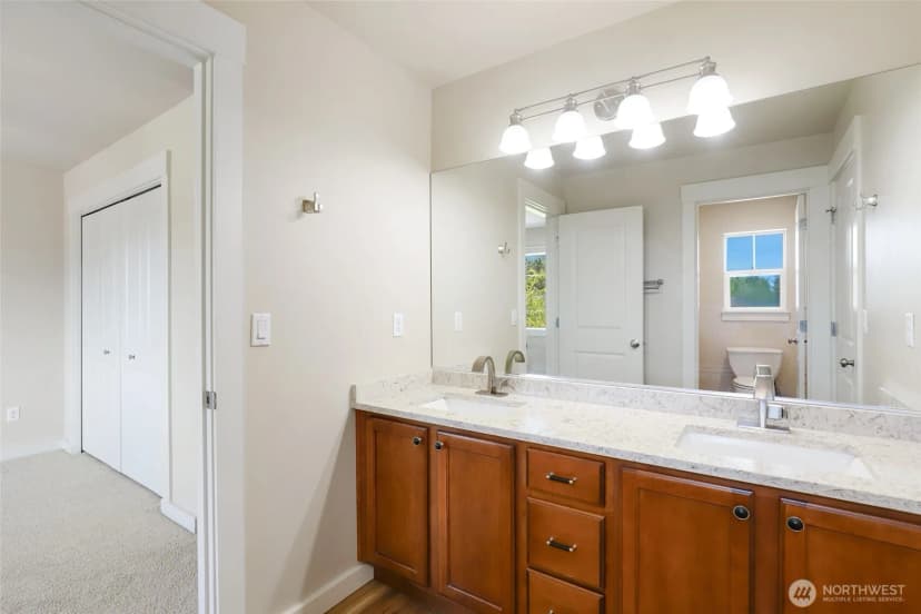 Property photo for 27132 106th Avenue Se, Kent photo 13