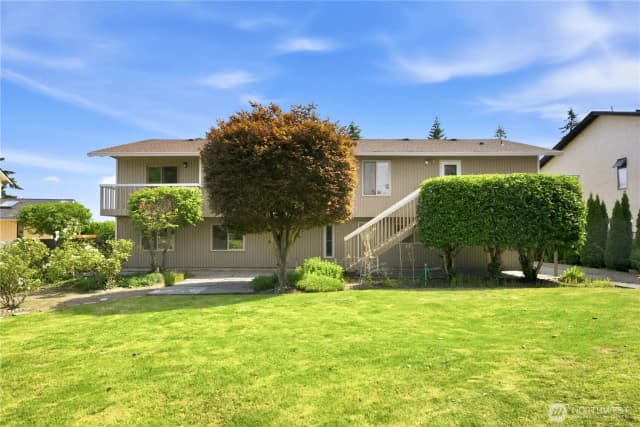 Property photo for 14225 Se 44th Street, Bellevue photo 2