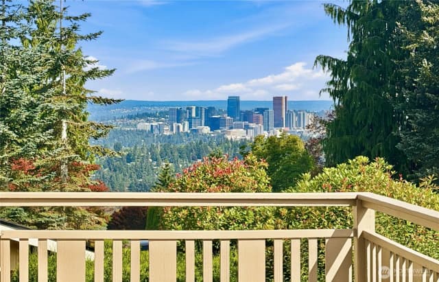 Property photo for 14225 Se 44th Street, Bellevue