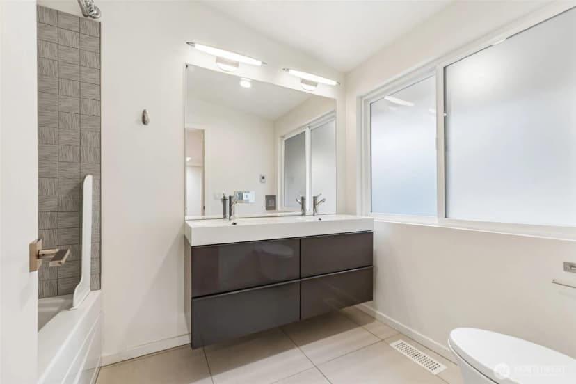 Property photo for 12456 Se 27th Street, Bellevue photo 18