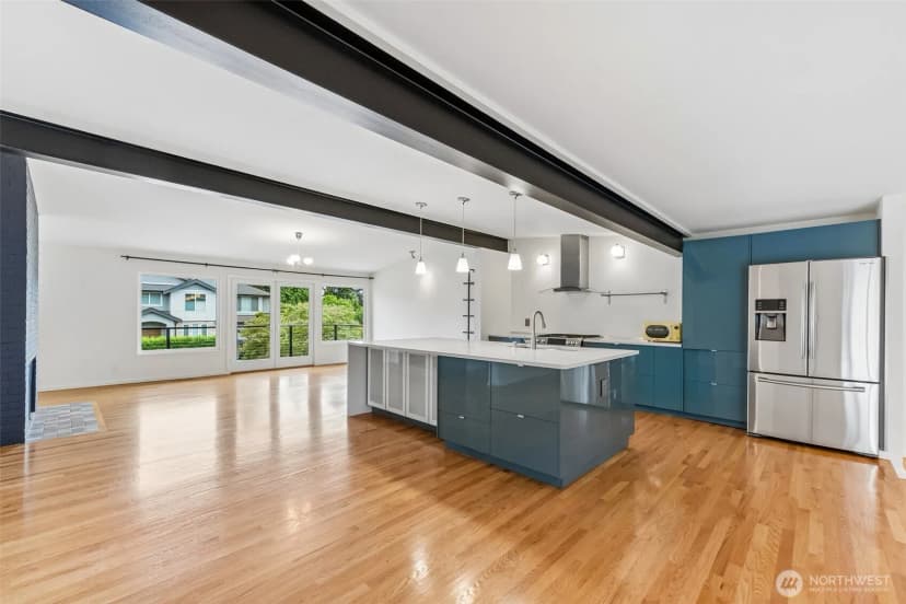Property photo for 12456 Se 27th Street, Bellevue photo 2