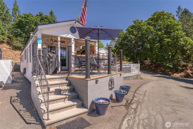 Property photo for 11155 S Lakeshore Road #17a, Chelan photo 2