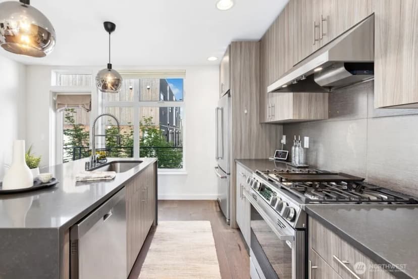 Property photo for 2233 Minor Avenue #c, Seattle photo 14