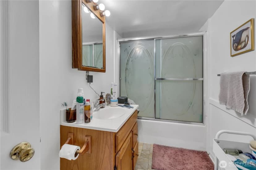 Property photo for 13025 Ambaum Boulevard Sw, Burien photo 25