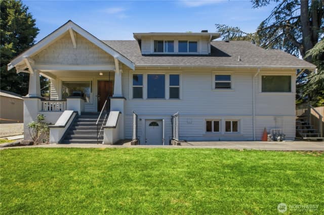 Property photo for 13025 Ambaum Boulevard Sw, Burien photo 4