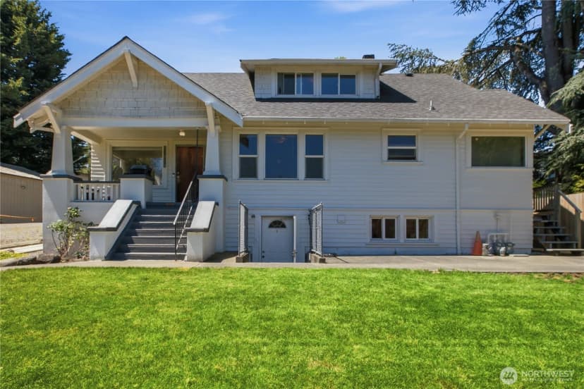 Property photo for 13025 Ambaum Boulevard Sw, Burien photo 4