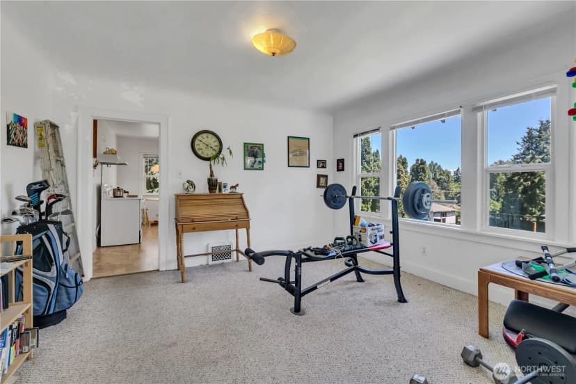 Property photo for 13025 Ambaum Boulevard Sw, Burien photo 8