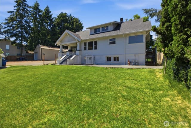 Property photo for 13025 Ambaum Boulevard Sw, Burien photo 3