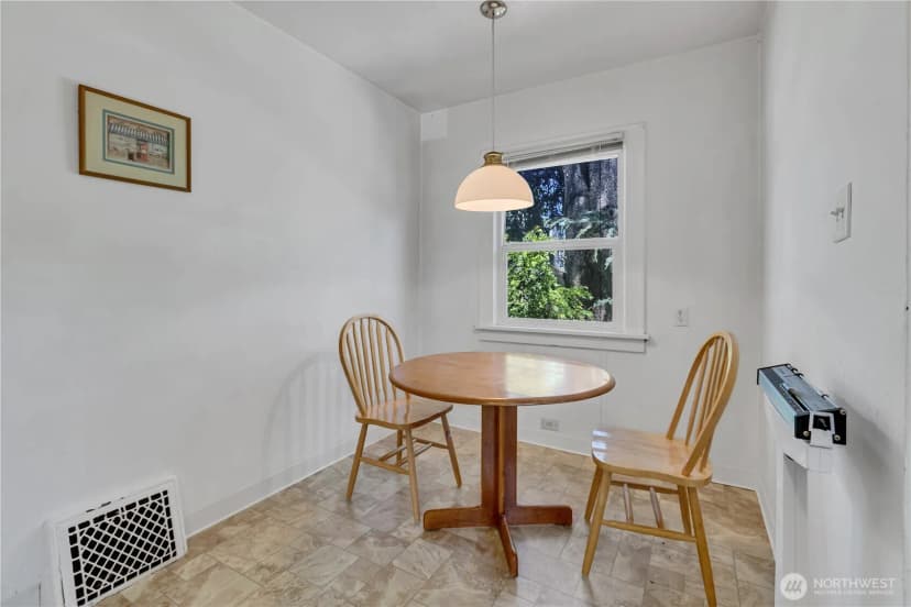 Property photo for 13025 Ambaum Boulevard Sw, Burien photo 12