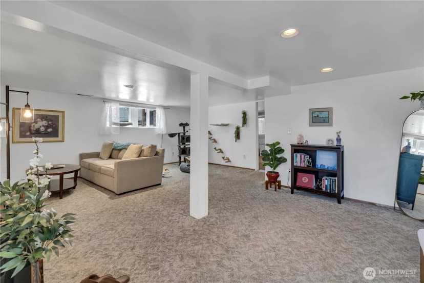 Property photo for 13025 Ambaum Boulevard Sw, Burien photo 20