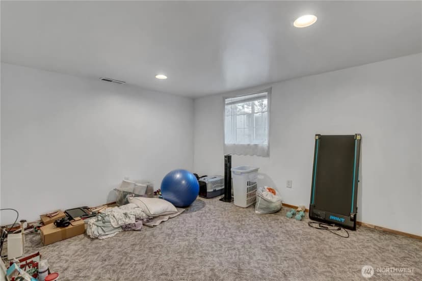 Property photo for 13025 Ambaum Boulevard Sw, Burien photo 26