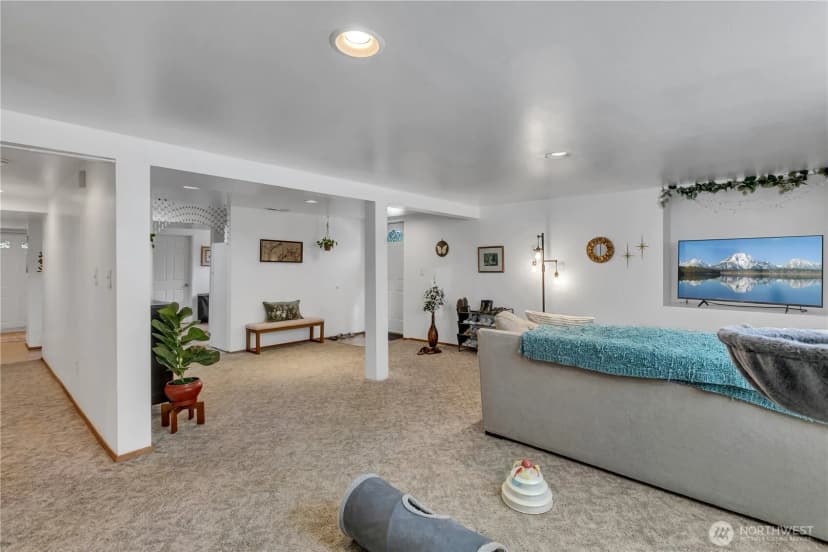Property photo for 13025 Ambaum Boulevard Sw, Burien photo 21