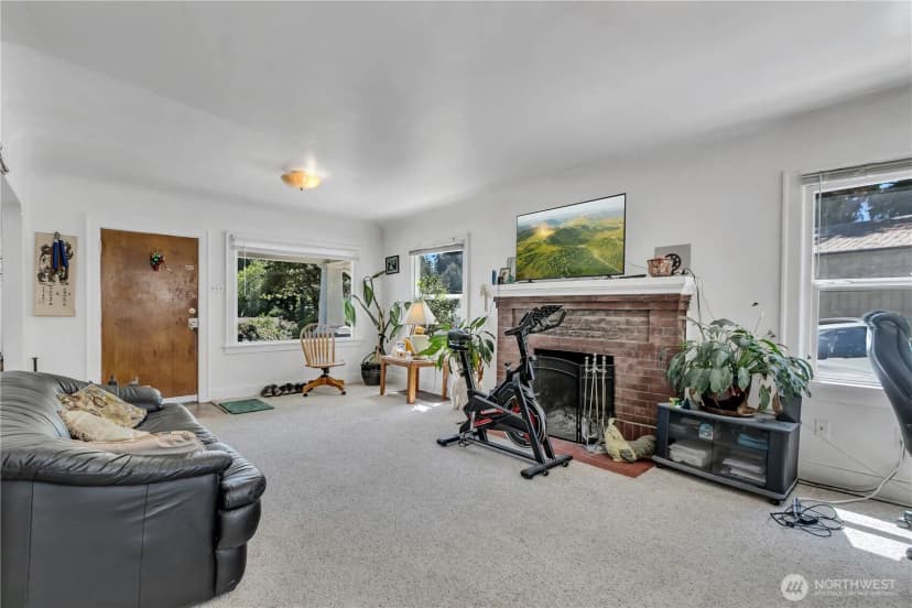 Property photo for 13025 Ambaum Boulevard Sw, Burien photo 7