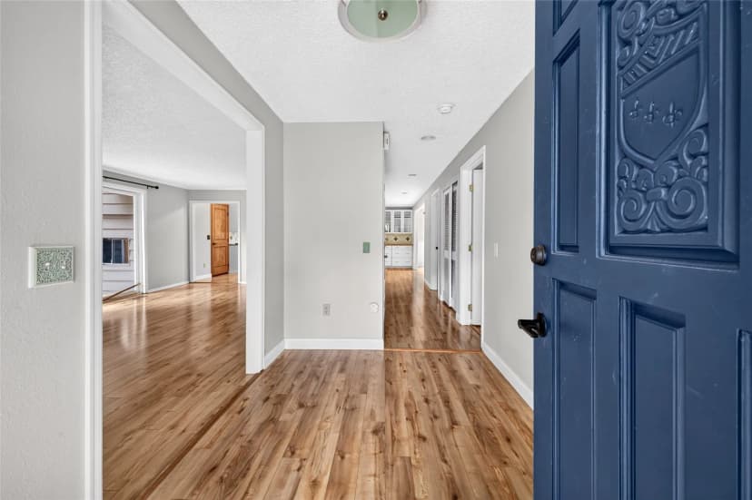 Property photo for 6502 Avondale Road Sw #4, Lakewood photo 4