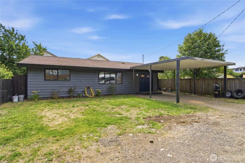 Property photo for 1126 Poindexter Avenue W, Bremerton photo 2