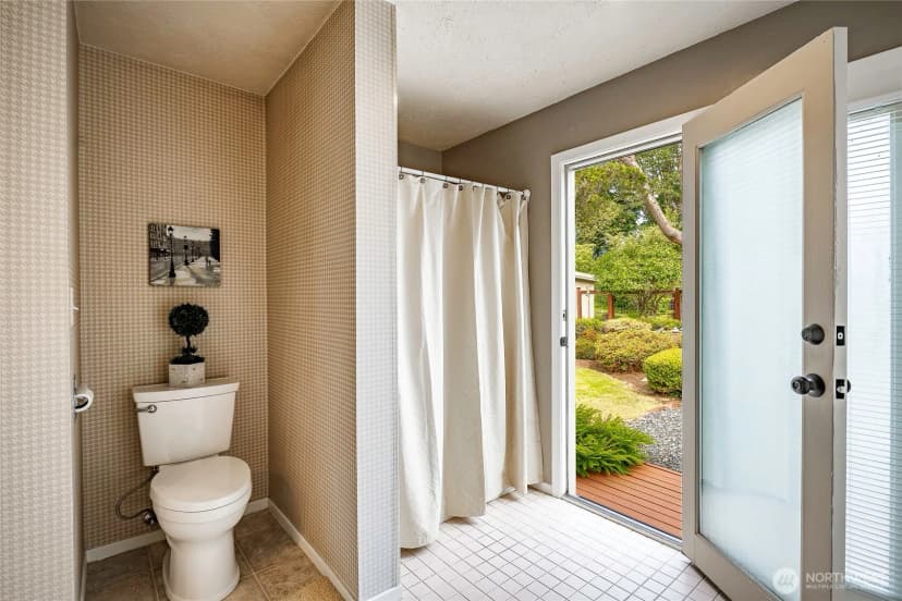 Property photo for 2808 Azalea Place, Bellingham photo 24