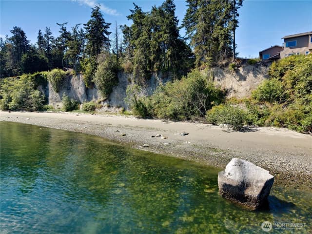 Property photo for 3992 Ne Twin Spits Road, Hansville