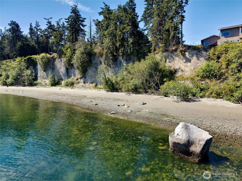 Property photo for 3992 Ne Twin Spits Road, Hansville