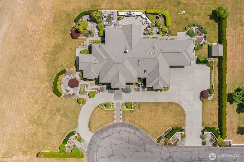 Property photo for 11236 Airpark Lane Se, Yelm photo 31