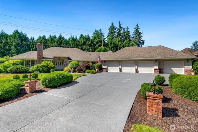 Property photo for 15403 Ne 144th Place, Woodinville photo 2
