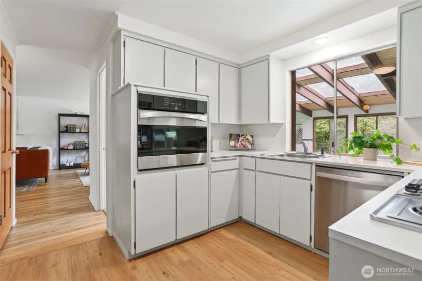 Property photo for 508 147th Street Ne, Bellevue photo 14