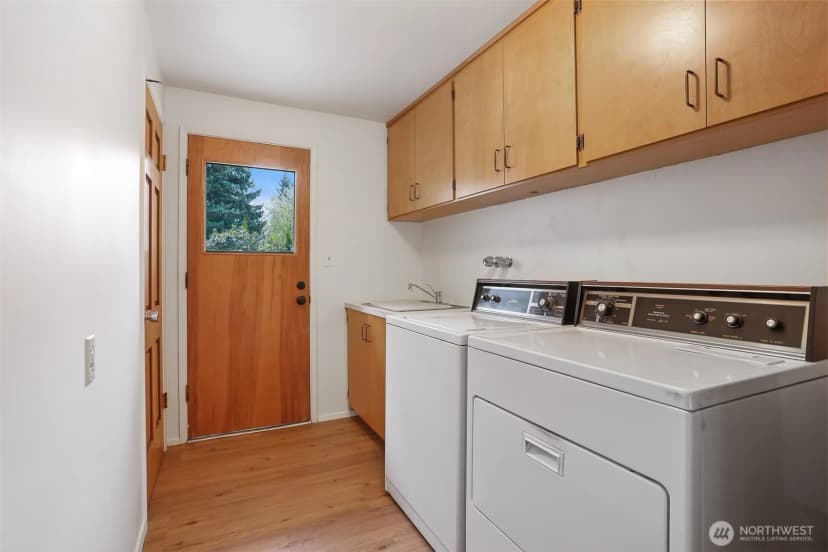 Property photo for 508 147th Street Ne, Bellevue photo 24
