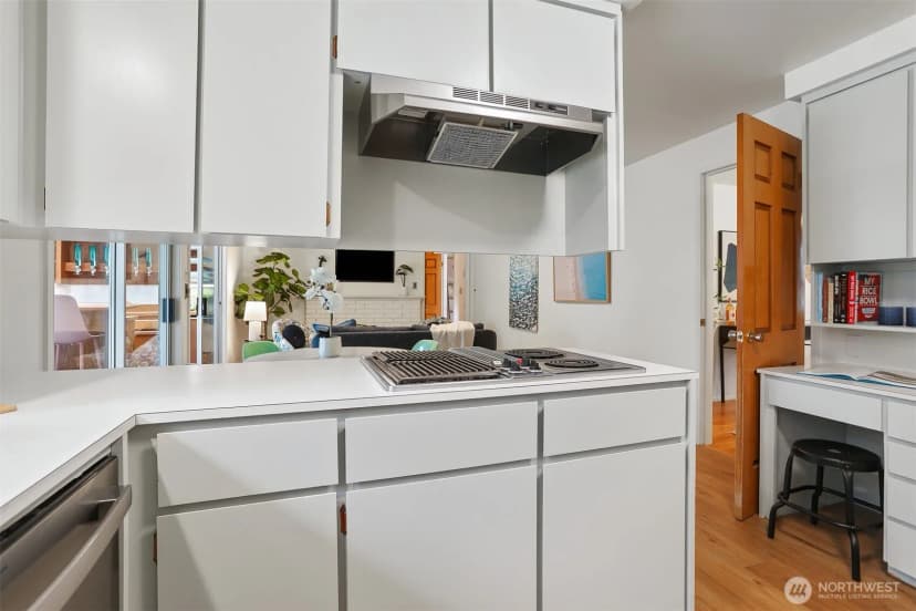 Property photo for 508 147th Street Ne, Bellevue photo 15