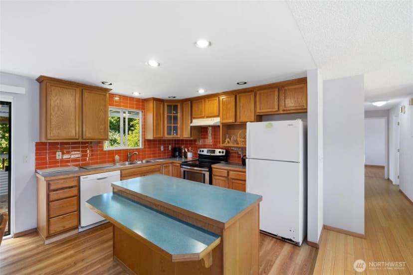 Property photo for 31229 10th Avenue S, Federal Way photo 6