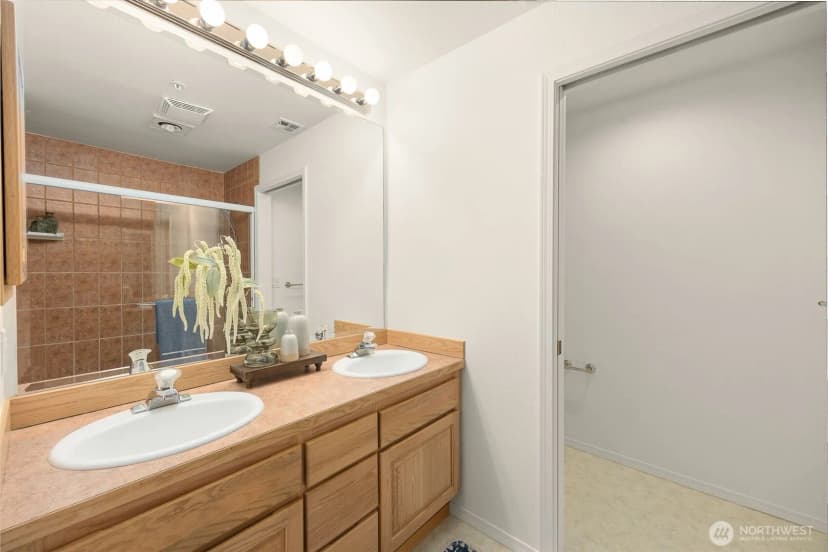 Property photo for 22760 Se 43rd Court #2617, Issaquah photo 19