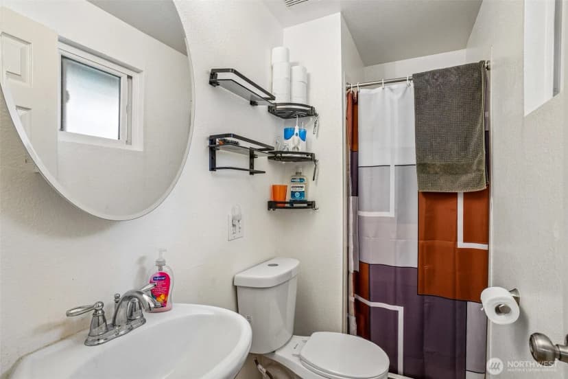 Property photo for 553 S 111th Street, Seattle photo 21