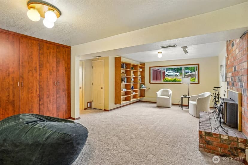 Property photo for 553 S 111th Street, Seattle photo 26