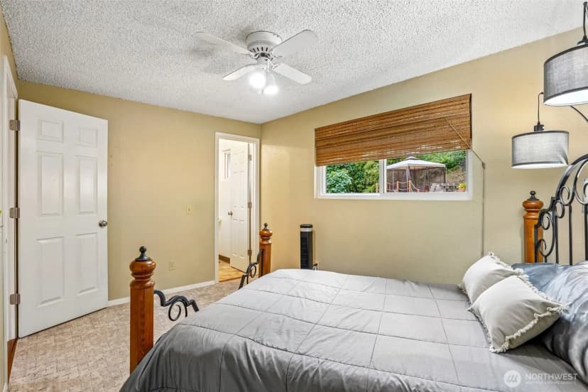Property photo for 553 S 111th Street, Seattle photo 19