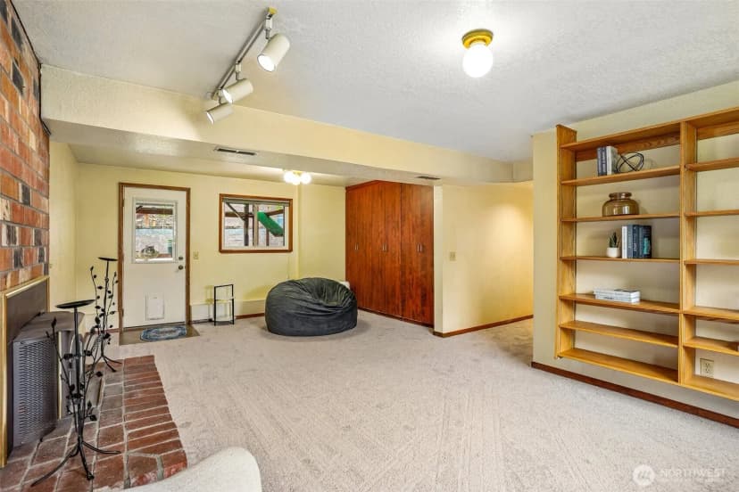 Property photo for 553 S 111th Street, Seattle photo 25