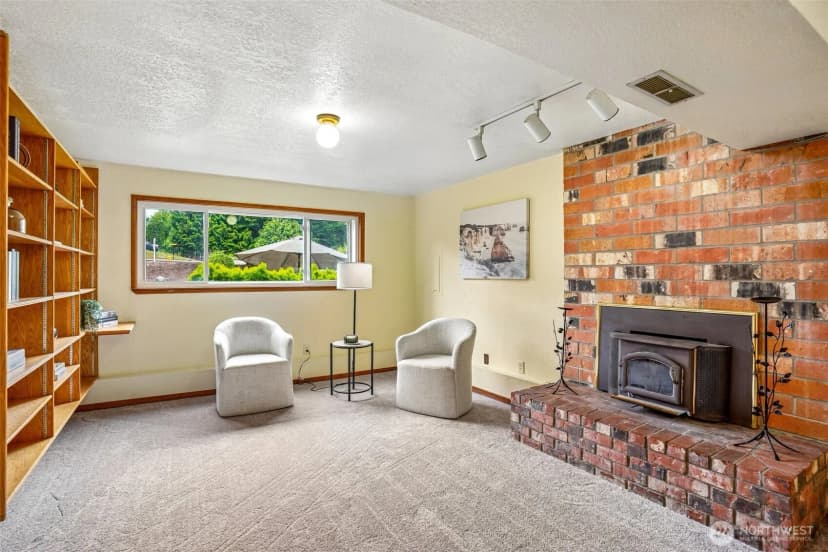 Property photo for 553 S 111th Street, Seattle photo 24