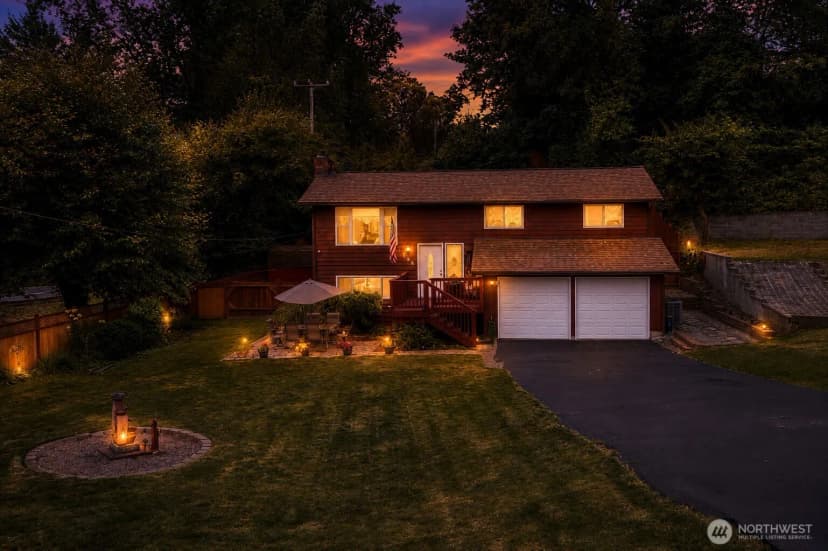 Property photo for 553 S 111th Street, Seattle photo 2