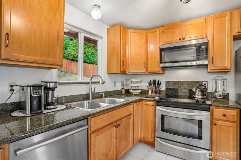 Property photo for 553 S 111th Street, Seattle photo 14