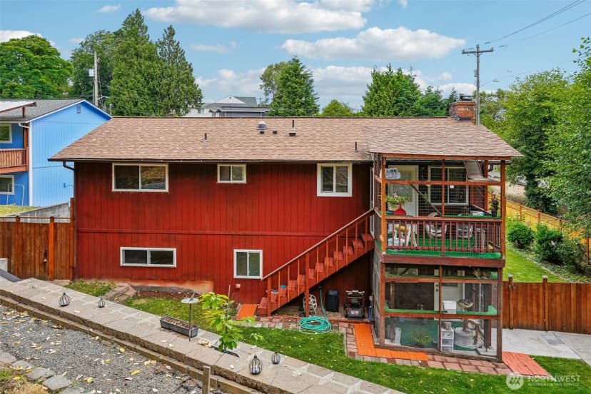 Property photo for 553 S 111th Street, Seattle photo 37