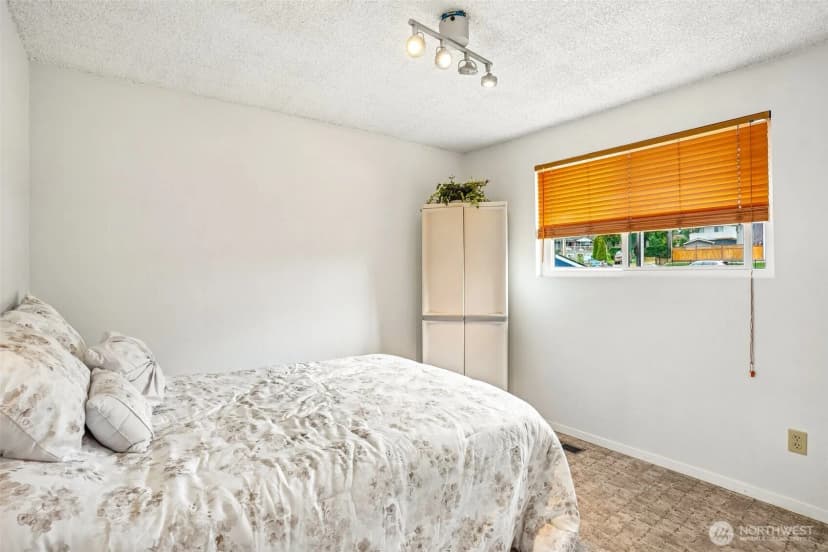 Property photo for 553 S 111th Street, Seattle photo 23
