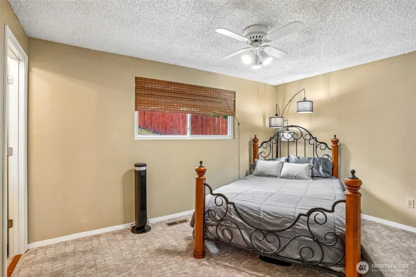 Property photo for 553 S 111th Street, Seattle photo 18