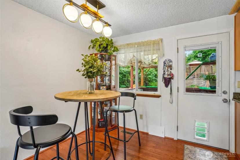 Property photo for 553 S 111th Street, Seattle photo 11