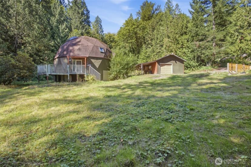 Property photo for 12932 231st Avenue Se, Issaquah photo 3